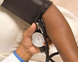 « Moi, j’ai compris trop tard que le vrai médicament contre l’hypertension, c’est ce qu’on met dans notre assiette. »